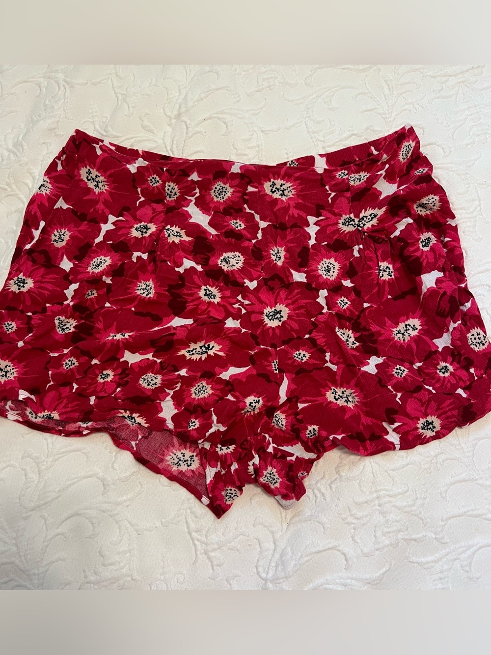 LOFT‎ Pink Floral Elastic Waist Shorts, size L